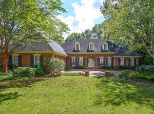 1709 Indian Creek Dr, Vestavia, AL 35243