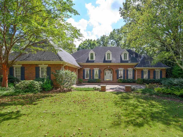1709 Indian Creek Dr, Vestavia, AL 35243