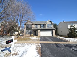 208 Lexington Ct, Grayslake, IL