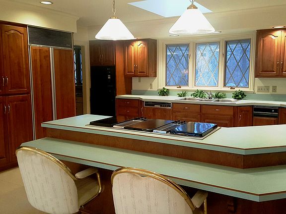 Kitchen w/ Fehrenbacher cbnt