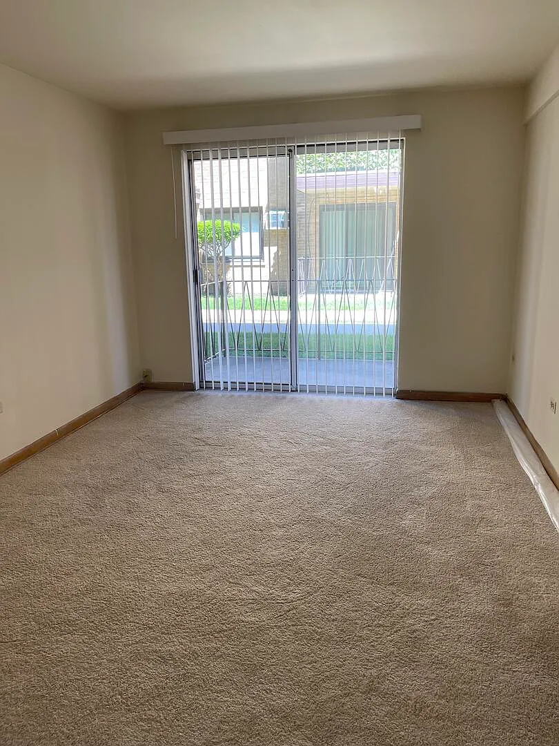 1 bed, 720 sqft, $1,050 — Photo 3
