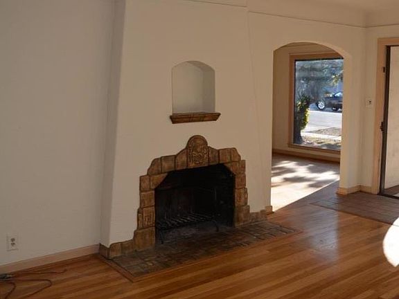 2nd image of 2226 Coastland Ave