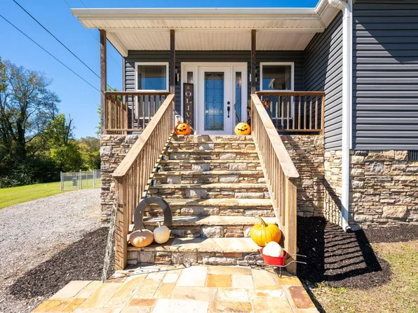 35 Walnut St, Kimball, TN 37347