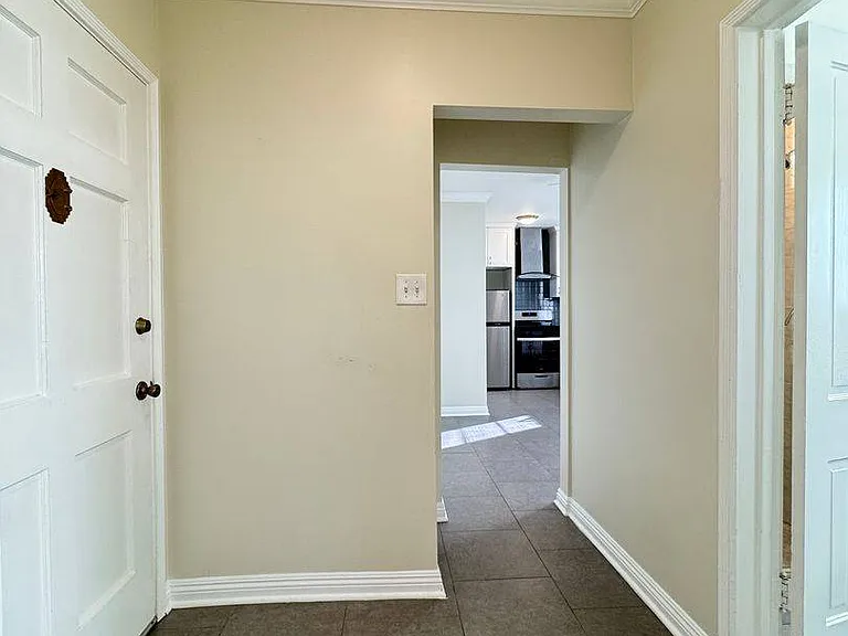354 S Reeves Dr #B — Photo 3