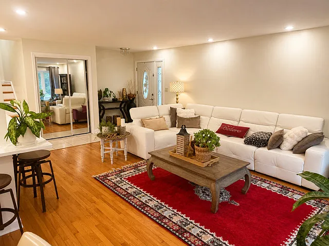 3 bed, 1500 sqft, $3,800 — Photo 2