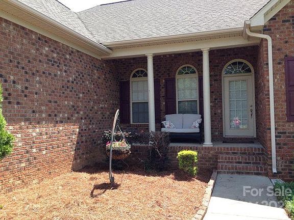 4th image of 1092 N Devonpark Pl