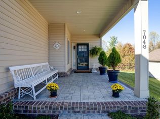 7048 Linn Cove Ct, Roanoke, VA 24018
