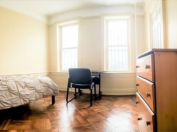 5th image of 531 Bradford St APT 1B