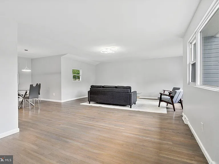 501 Bloomfield Dr — Photo 5