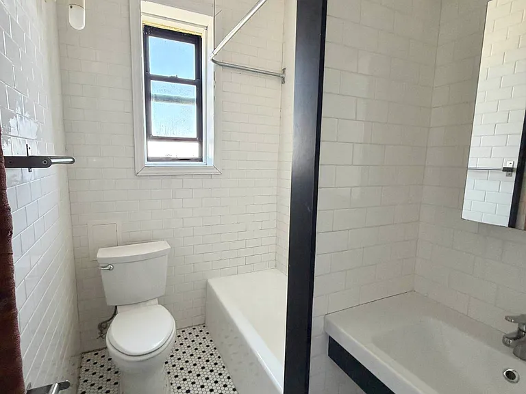 579 61st St #4C — Photo 6