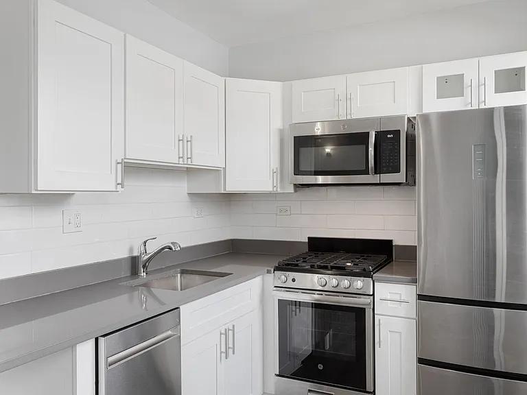 The 1521 Sherwin — Photo 16