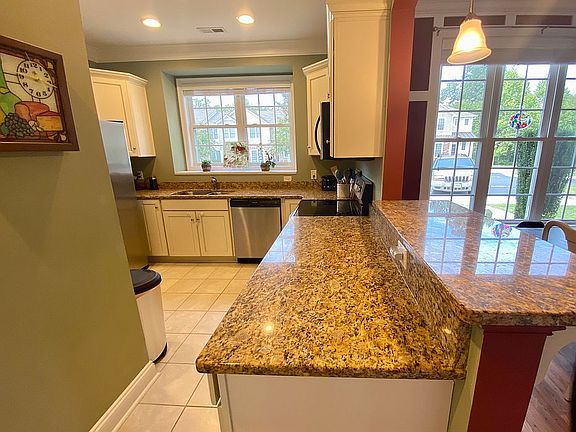 3rd image of 95 Rowse Dr