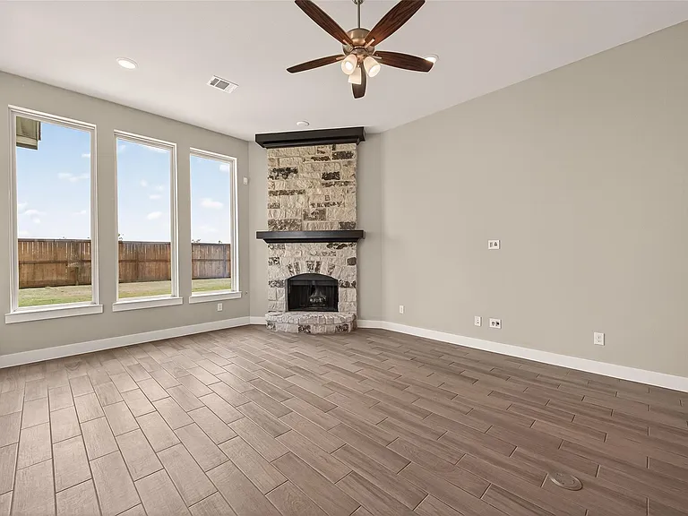 2619 Lilac Point Ln — Photo 10