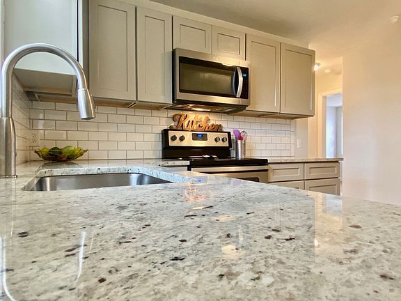 4th image of 219 Grand Ave APT 14