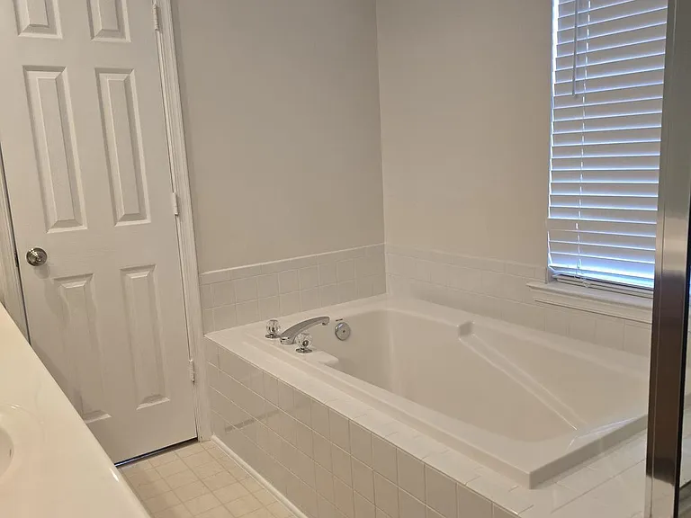 20323 Swallow Point Rd — Photo 10