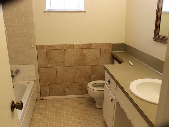 5th image of 1012 Wedgewood Dr