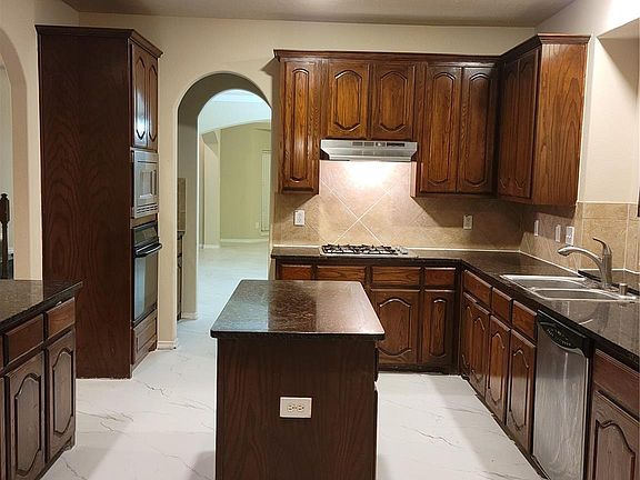 2nd image of 11134 Sheldon Bend Dr