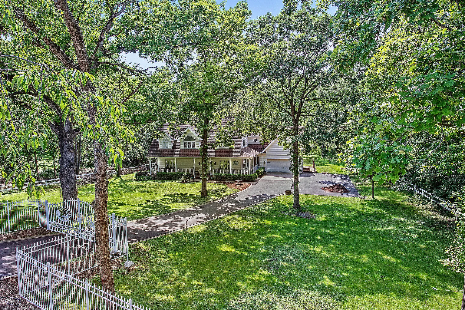 13340 Maple Ave photo 1