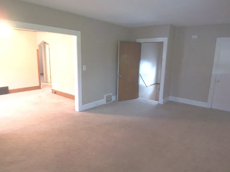 1493 Larchmont Ave #UP — Photo 16