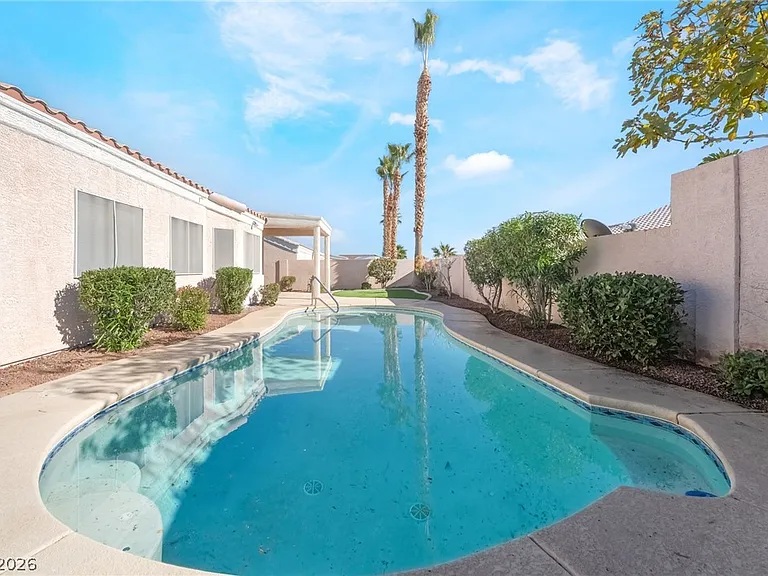 9205 Desert Village Ave — Photo 41