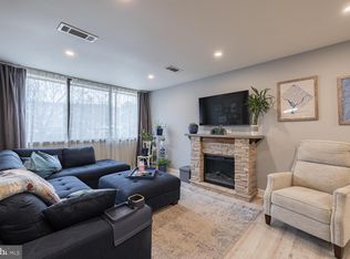 489 N Armistead St APT 303, Alexandria, VA 22312