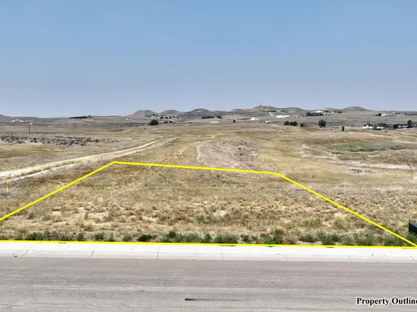 616 Mountain Shadow Dr, Gillette, WY 82718