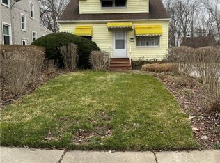 16100 Scottsdale Blvd, Shaker Heights, OH 44120