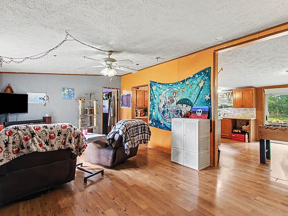 4th image of 14035 Riverside Dr