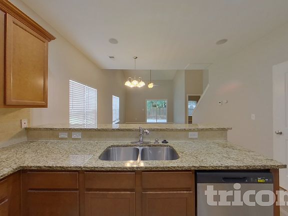 4th image of 137 Misty Dew Ln