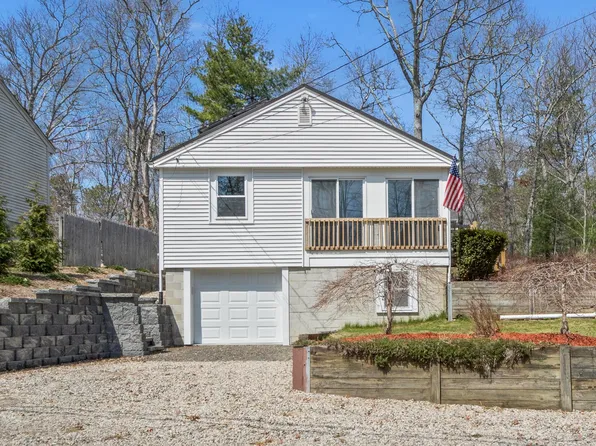 7 Lake View Boulevard, Plymouth, MA 02360