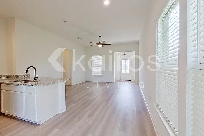 215 Peppercorn Way — Photo 9