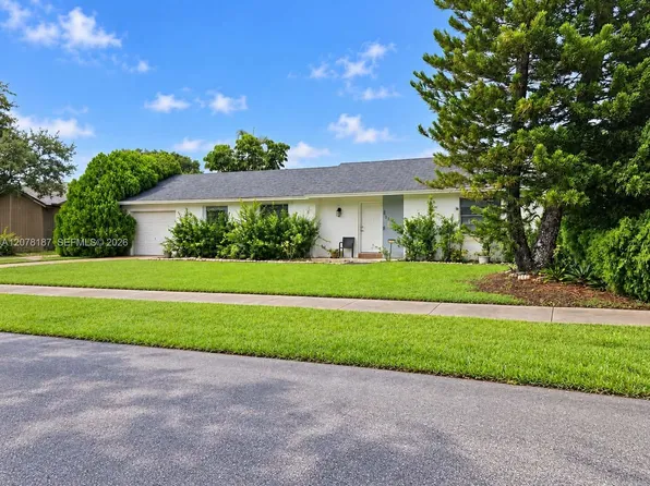 939 S Bluebird Ln, Homestead, FL 33035