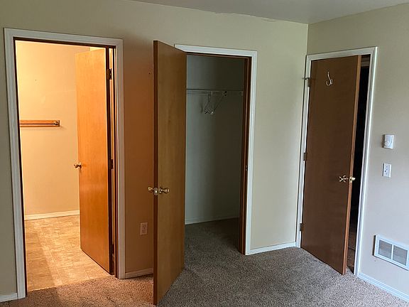 2nd image of 310 Sumac Dr Unit B