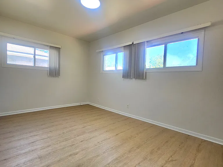 836 E Harwood Ave — Photo 5