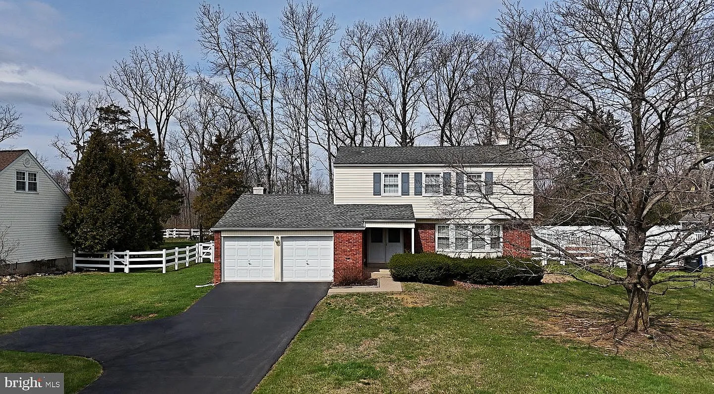 31 Farber Dr photo 1