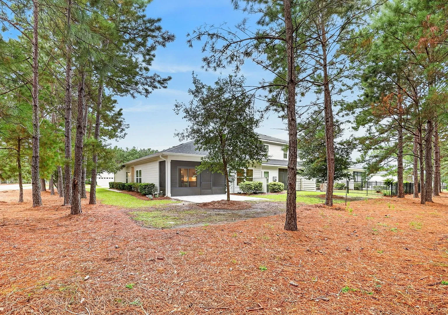 Townhome in the Waterways Community Appointment Only — Photo 4
