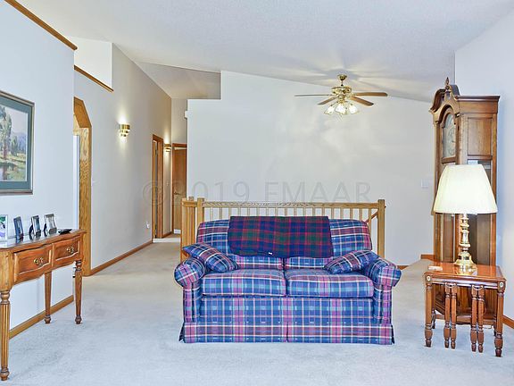 5th image of 720 15th Ave E