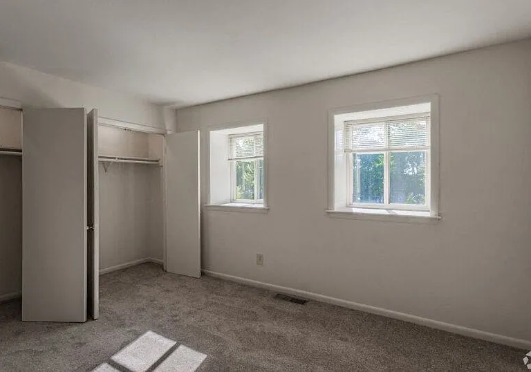 Turnberry Wells Townhomes — Photo 9