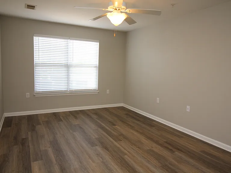 7100 W Friendly Ave #111 — Photo 13