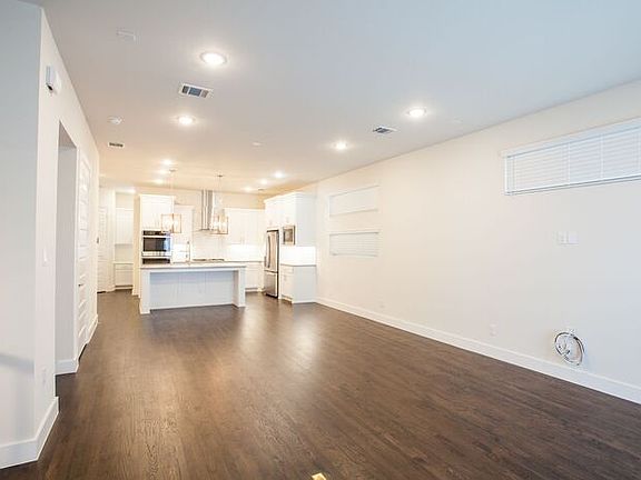 3rd image of 8005 Cornelius Dr