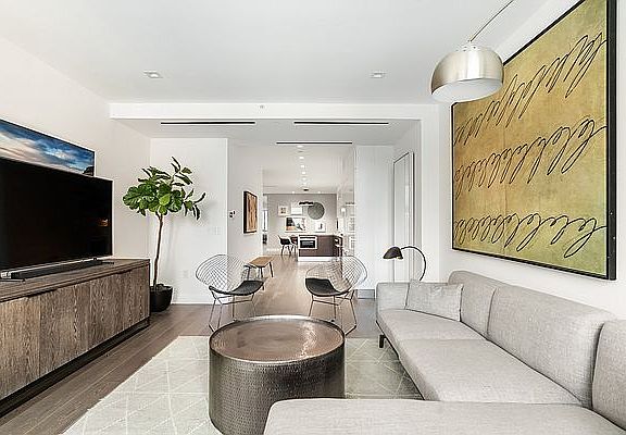 3rd image of 210 Bowery #3