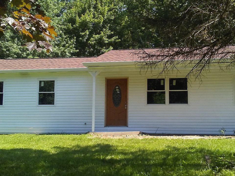 1st image of 1370 Finch Ln