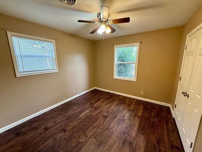 2310 Fairfield Dr — Photo 8