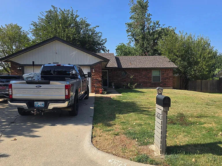 2624 Homestead Dr — Photo 1
