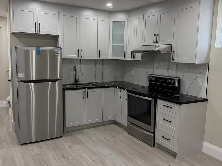406 Sophia Cres #BASEMENT — Photo 7