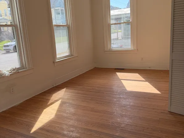 113 E Clinton St Unit 1, Johnstown, NY 12095