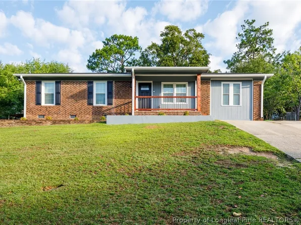 3321 Redfox Rd, Spring Lake, NC 28390