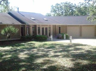 17646 Hales Mill Rd, Durango, IA 52039