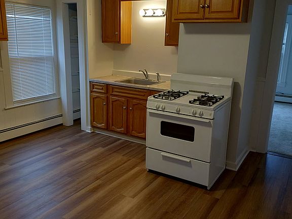 2nd image of 228 Oak St #1
