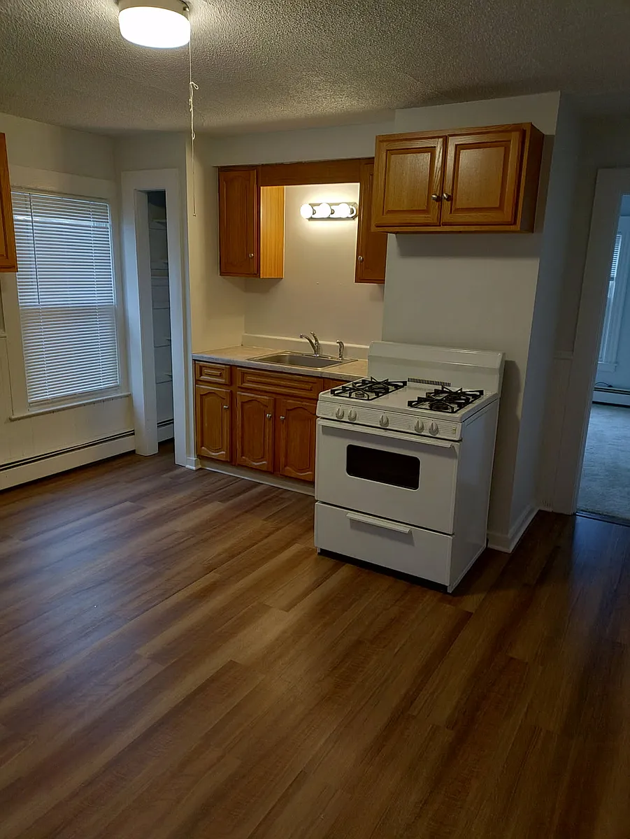 Building Photo - 228 Oak St #1